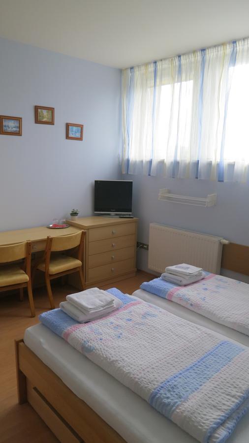 Penzion U Splavu Břeclav Kültér fotó